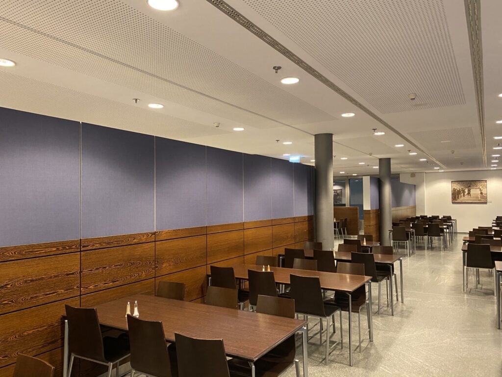 Axel Springer — Wandbespannung und Einbauten