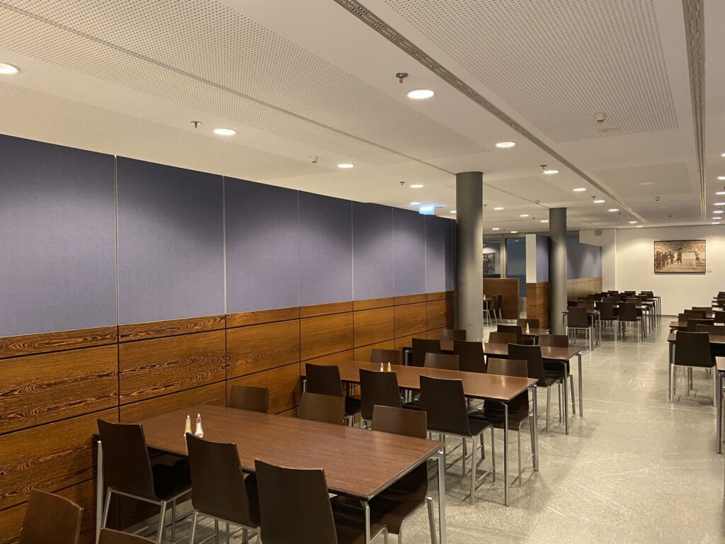 Axel Springer — Wandbespannung und Einbauten
