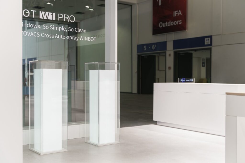 Ecovacs — Messestand