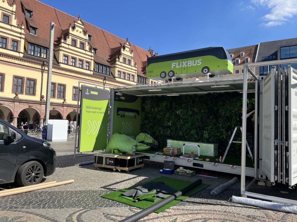 Flixbus — Container als Markenraum