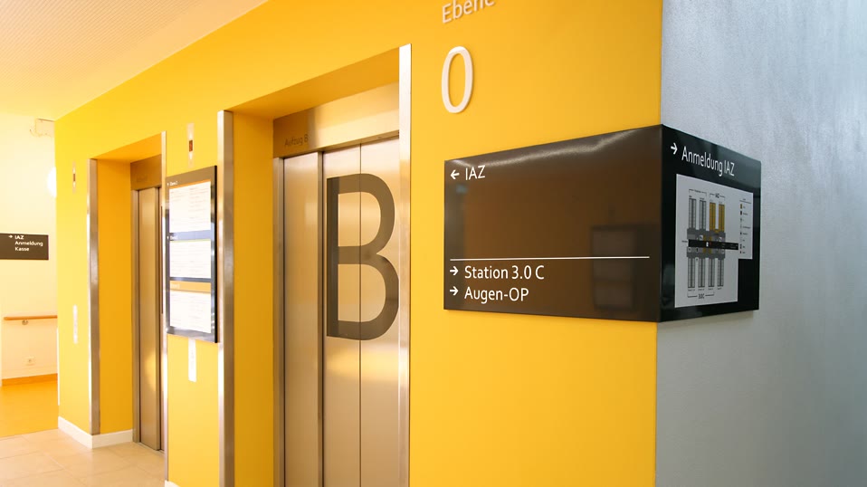 Klinikum Brandenburg — Leit- und Beschilderungssystem