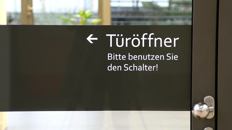 Klinikum Brandenburg — Leit- und Beschilderungssystem
