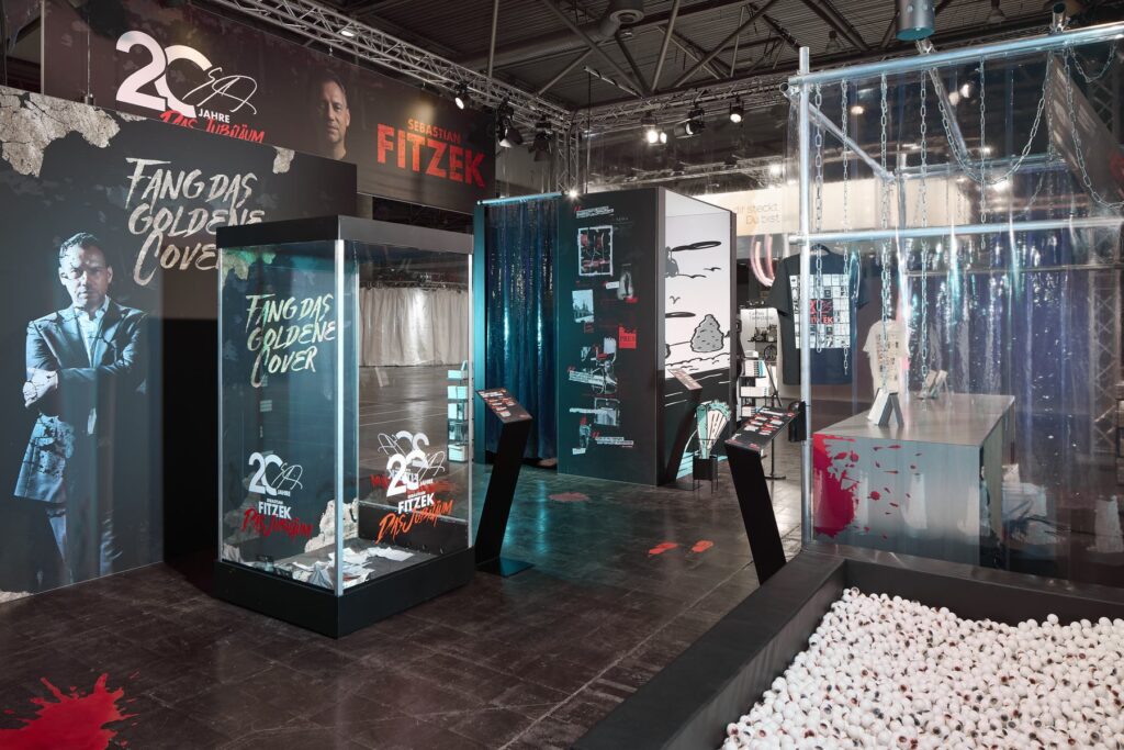 Sebastian Fitzek — Messestand zum Jubiläum