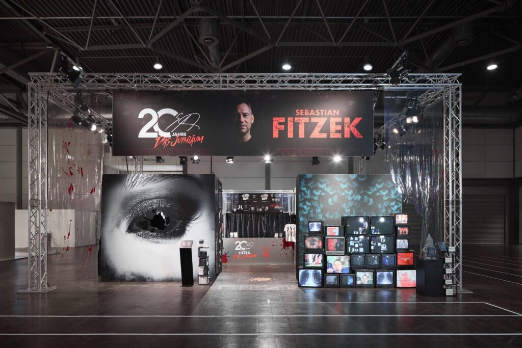 Sebastian Fitzek — Messestand zum Jubiläum
