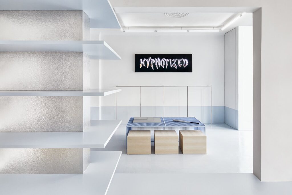 Superconscious — Ladenbau