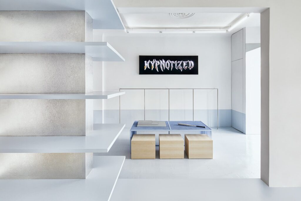 Superconscious — Ladenbau